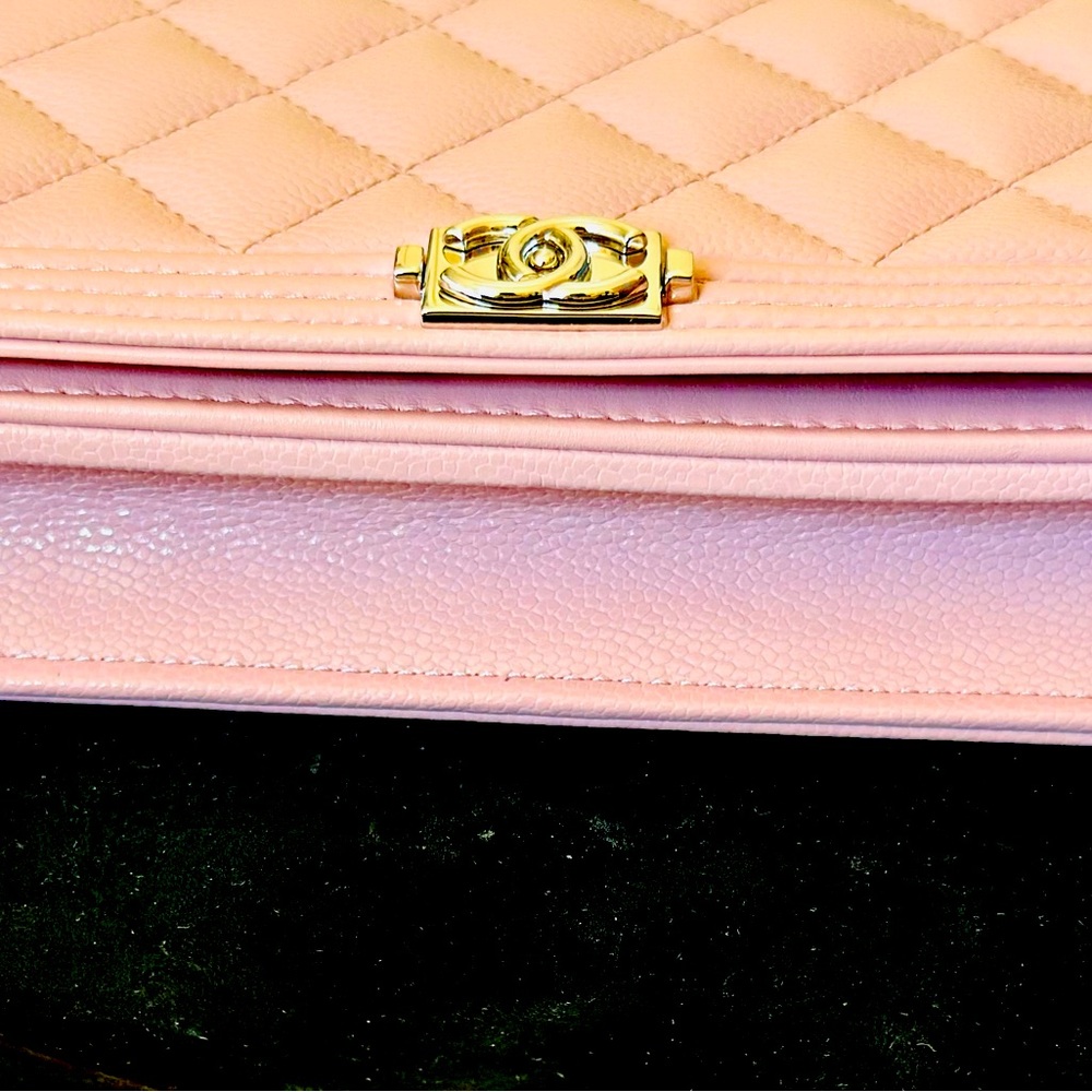 Chanel Boy, 2024 brand new, small light pink grained calfskin leather bag. - Picture 3 of 7